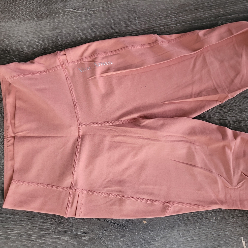 Coral Leggings By Vitae Apparel. Size 6/M. With Pockets.